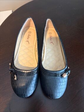 Victoria K Black Croc-Embossed Ballet Flats with Gold Charm Accent